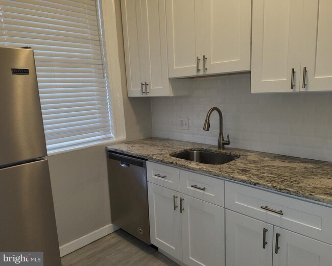 Building Photo - 2012 Mt Royal Terrace