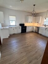 Building Photo - 2400 Dewitt Ave