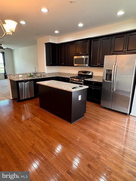 Building Photo - 624 Ravenwood Dr