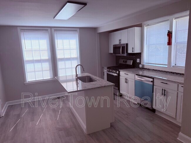 Building Photo - 1305 Tutwiler Ave