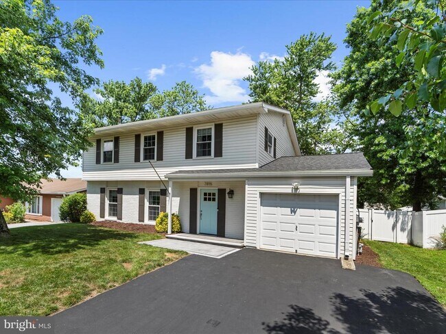 Building Photo - 7896 Pavilion Dr