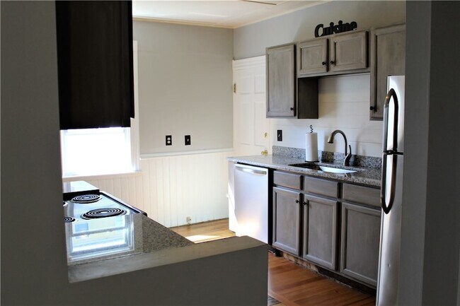 Building Photo - 25 W Narragansett Ave
