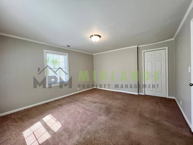 Building Photo - 610 W Hampton Ave