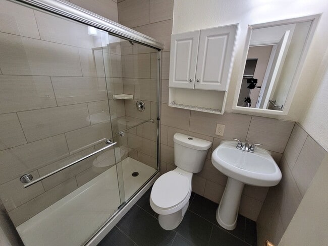 Building Photo - The Ashcroft-A: 1-Bed/ 1-Bath Newly Remodeled!