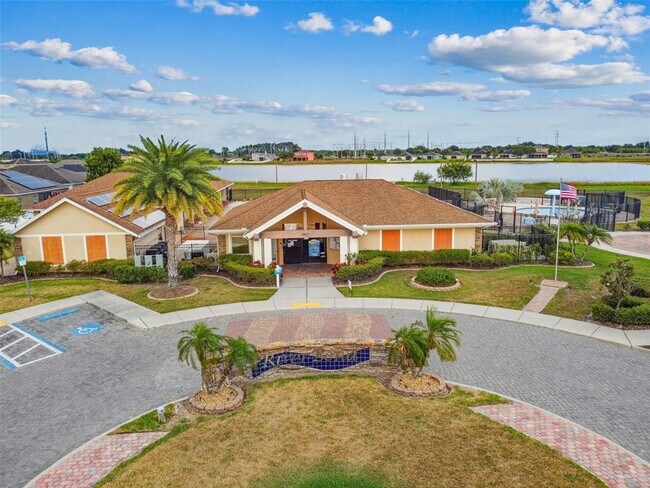 Building Photo - 2222 Roanoke Springs Dr