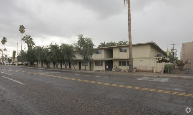 Primary Photo - 1533 W Missouri Ave