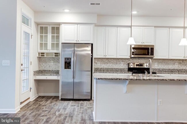 Building Photo - 7071 Darbey Knoll Dr