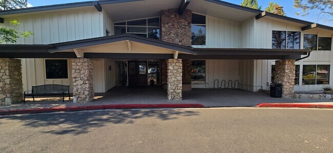 Building Photo - 2831 N Walnut Hills Dr