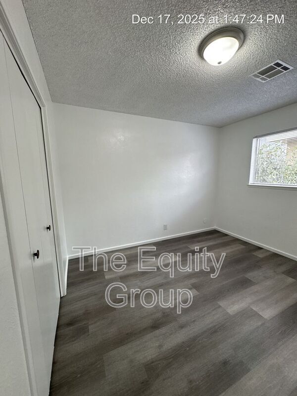 Building Photo - 2726 S Sallee Ct