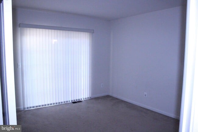 Building Photo - 42525 Highgate Terrace