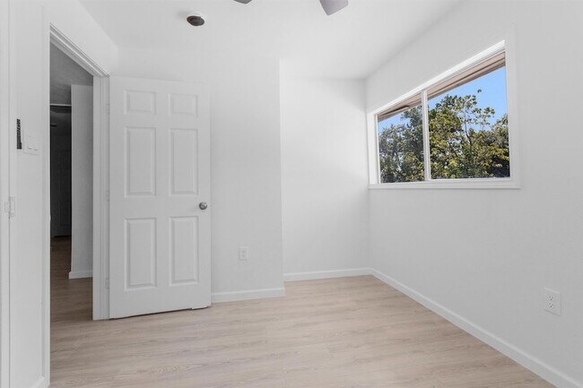 Building Photo - 16016 Green Manor Dr