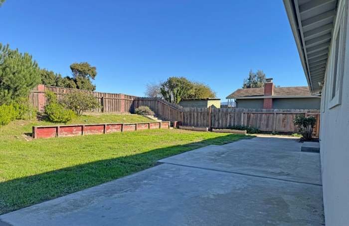 Building Photo - 438 Seminole Way