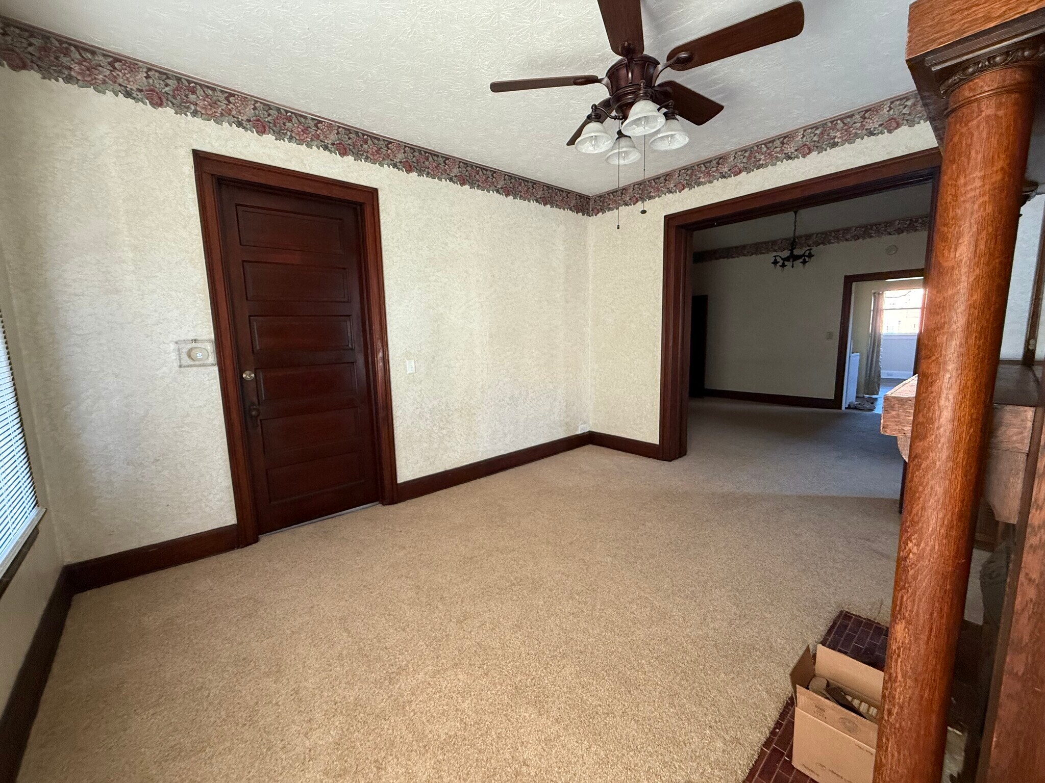 living room - 230 Buckeye St