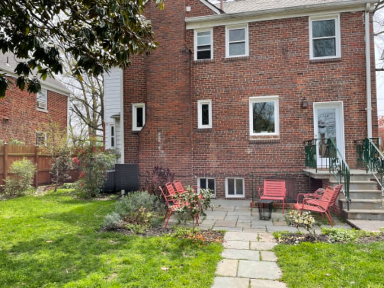 Primary Photo - 1836 Varnum St NE
