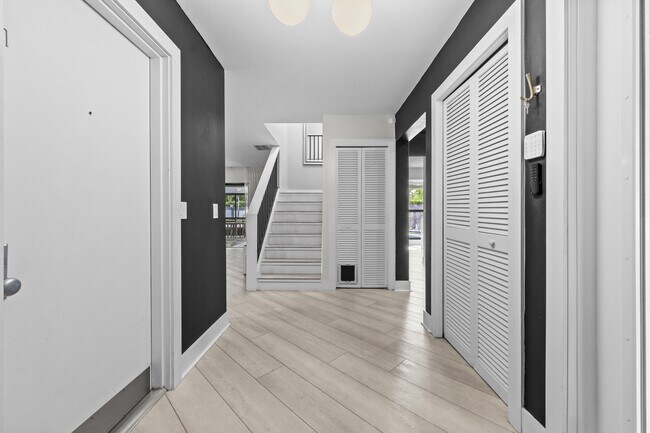 Building Photo - 13400 Bedford Mews Ct