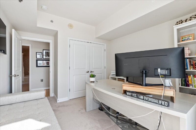 Building Photo - 5750 Bou Ave