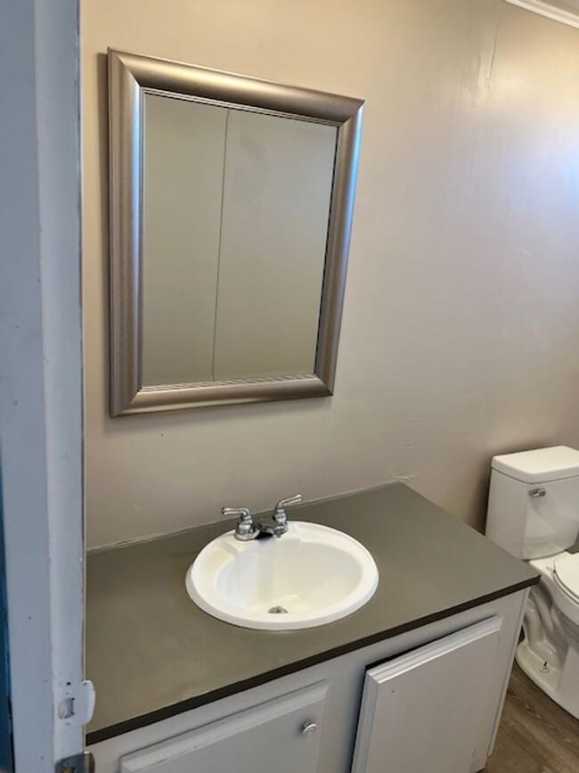 Building Photo - Fantastic 3 Bedroom/2 Bath Home