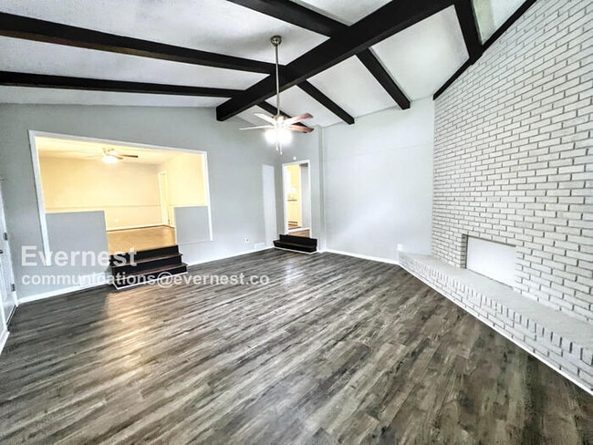 Building Photo - 1116 Lay Dr