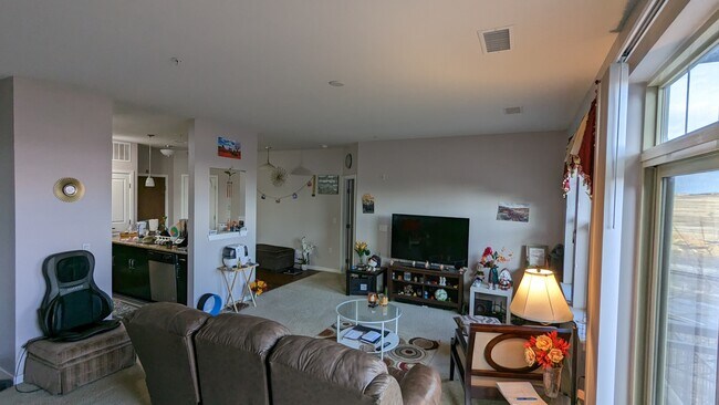 Building Photo - 13598 Via Varra
