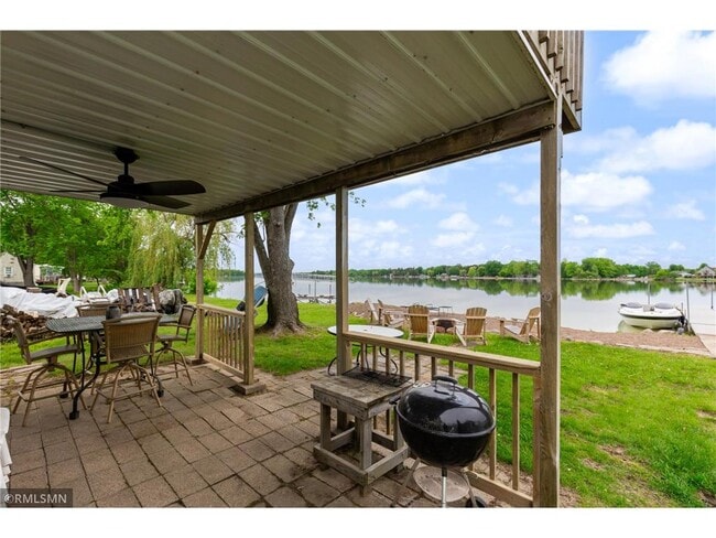 Building Photo - 28584 Lakewood Dr NW