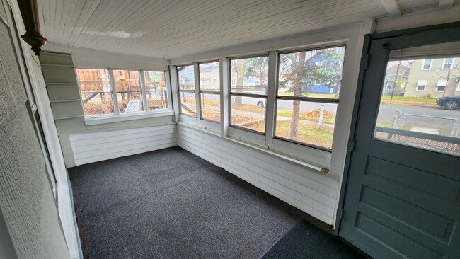 Building Photo - Updated North Side Home