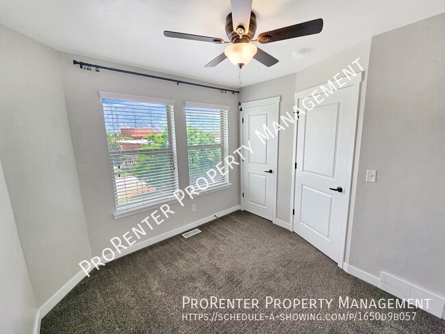 Building Photo - 2516 W Knights Ln