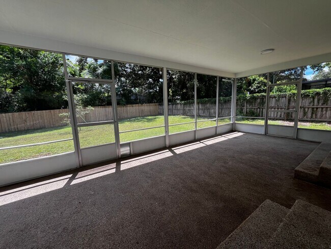 Building Photo - 1606 Overlake Ave