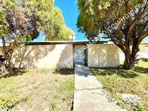 Building Photo - 7237 Glen Bay Dr