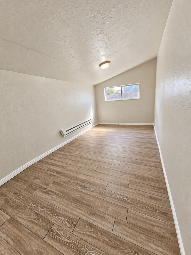 Building Photo - 1061 S Jefferson St
