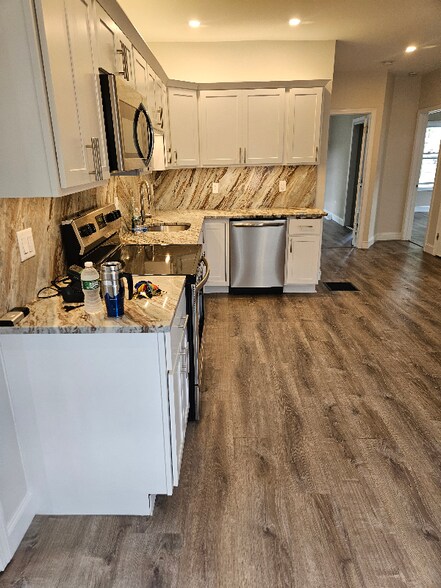 Building Photo - 15 Warsaw Ave