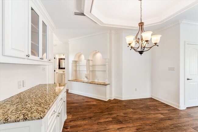 Building Photo - PINEHURST BEAUTY