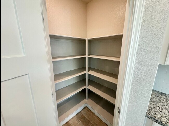 Building Photo - Beautiful home in Springlake!!