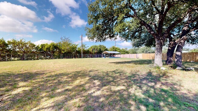 Building Photo - FREE DECEMBER RENT! PETS WELCOME!!!