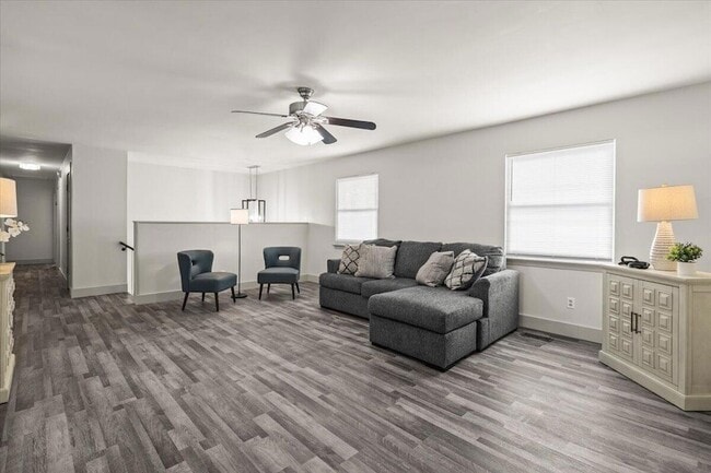 Building Photo - 9121 Potomac Dr