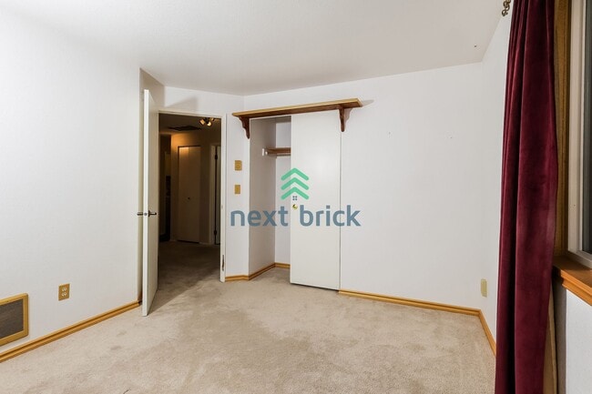 Building Photo - 3 Bed and 2 Bath Stunning Single-family Home is Available for Rent!