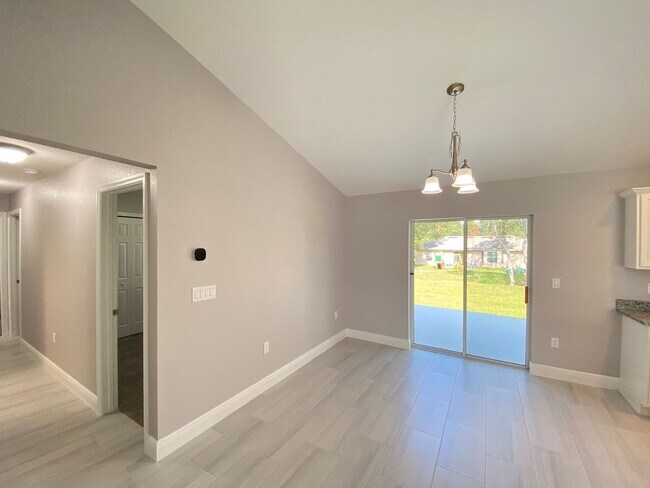 Building Photo - 52 Oak Cir
