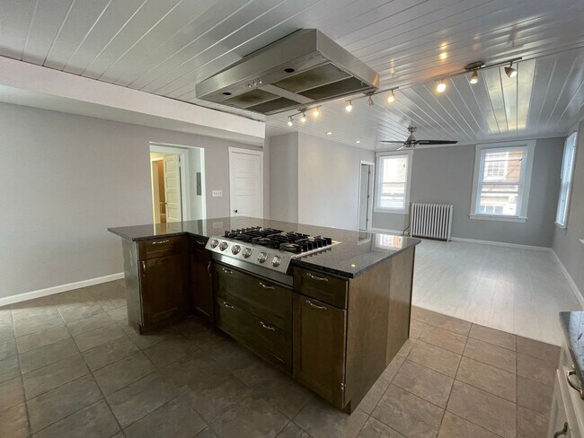 Building Photo - Small pets are welcome with an additional ...