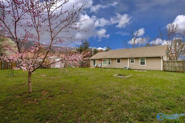 Building Photo - 15104 Balsam Dr SE