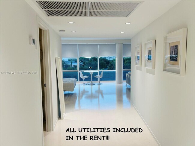 Building Photo - 900 Bay Dr