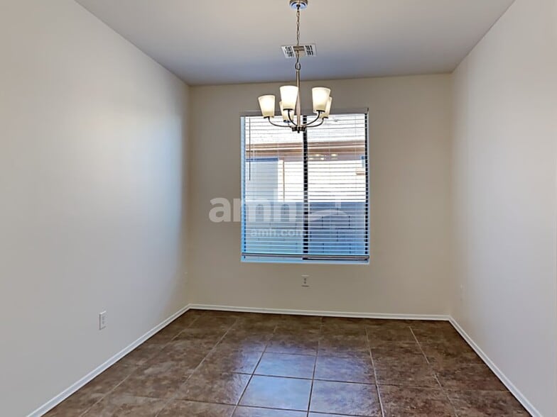 Building Photo - 568 W Camino Parrilla