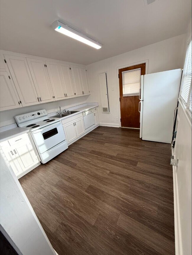 Building Photo - 917 Windy Ct