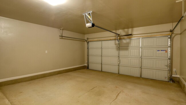 Building Photo - 2209 John Ross Ct