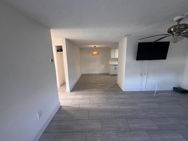 Building Photo - 5525 Quist Dr