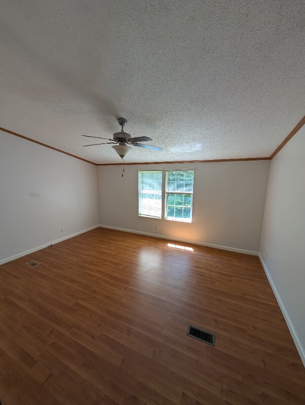 Building Photo - 135 Treasure Ln
