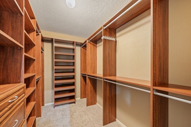 Building Photo - 209 McVoy Dr