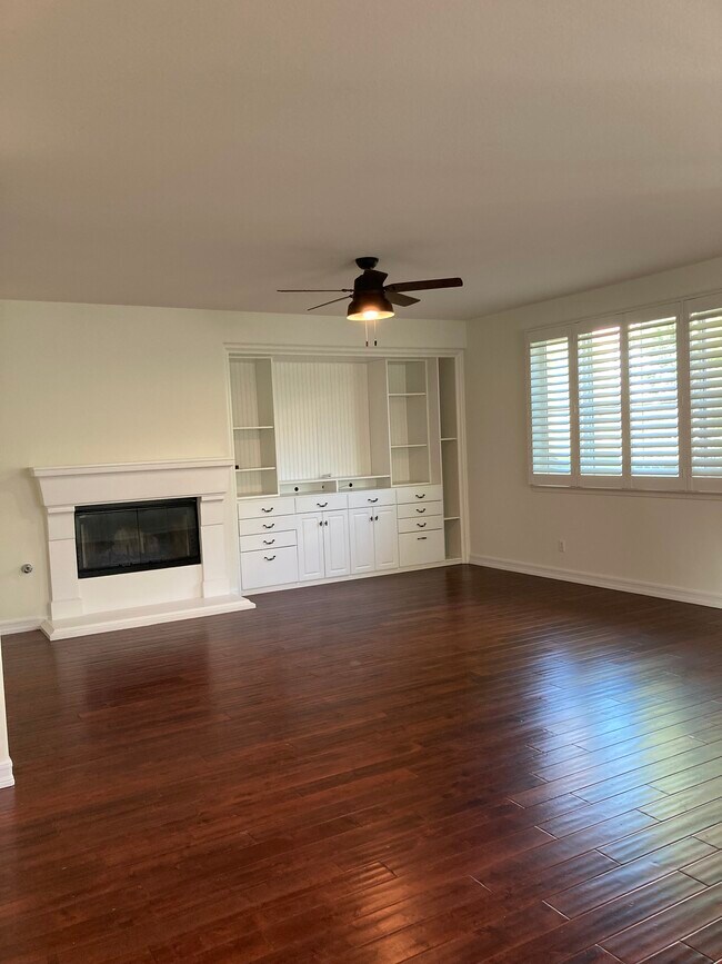 Building Photo - 45374 Willowick St