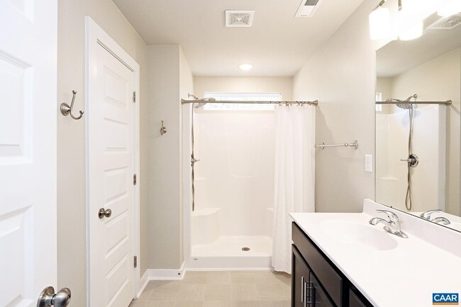 Building Photo - 100 Kyle Ct