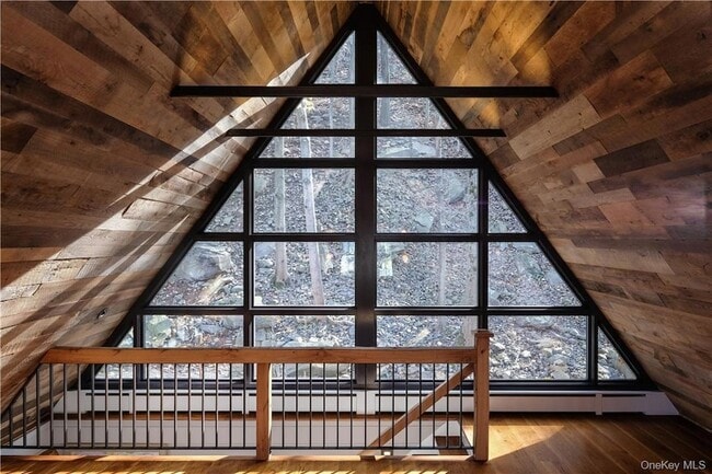 Building Photo - 325 Ferdon Ave