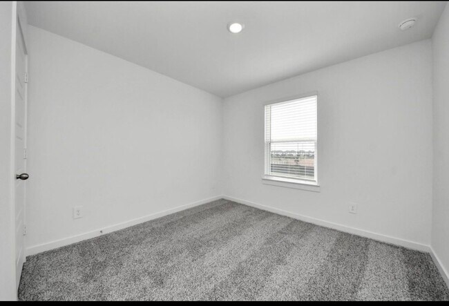 Building Photo - 10310 Penryn Frst Trl