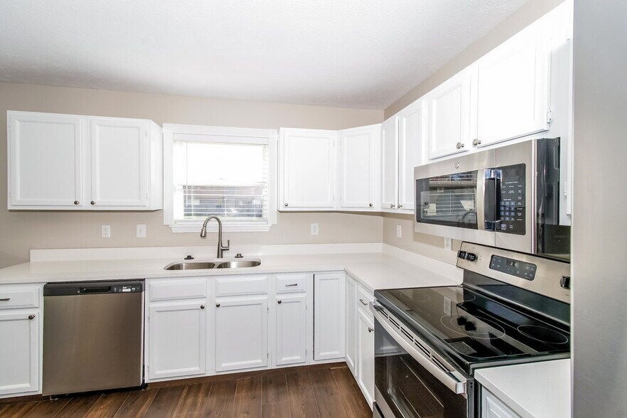 Building Photo - 1099 Meadowview Ct